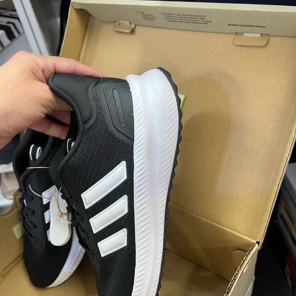 ๐ฅ๐ฅ Adidas Cloudfoam comfort Sneakers women size 9 NWT - Picture 4 of 5